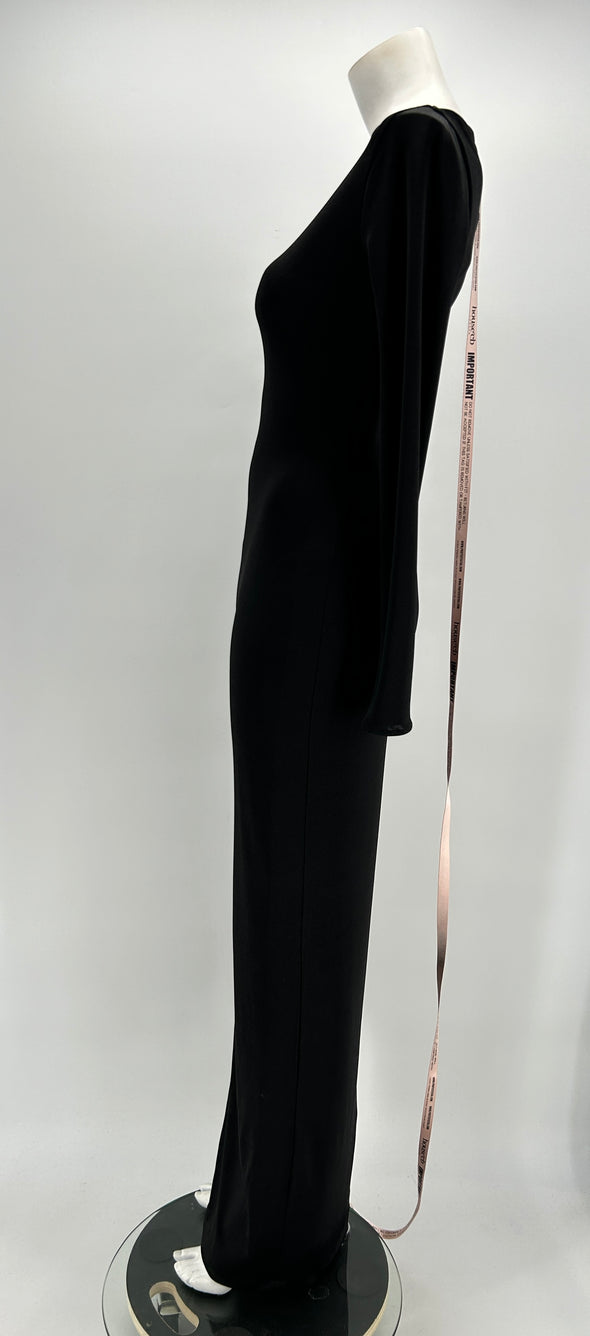 Robe noire à découpes