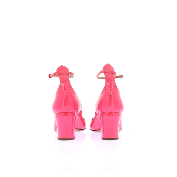 Babies en cuir vernis rose fluo