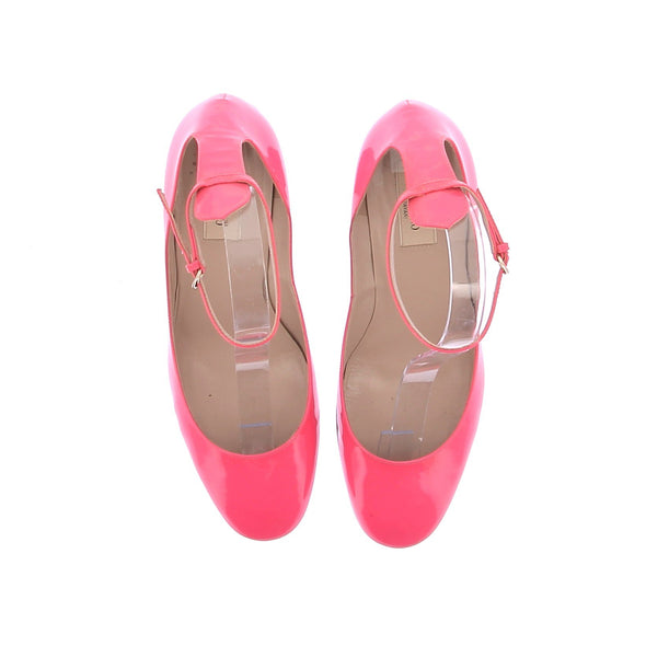 Babies en cuir vernis rose fluo
