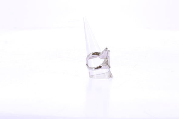 Bague argentée avec cristaux