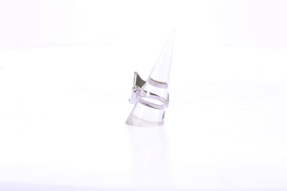 Bague argentée avec cristaux