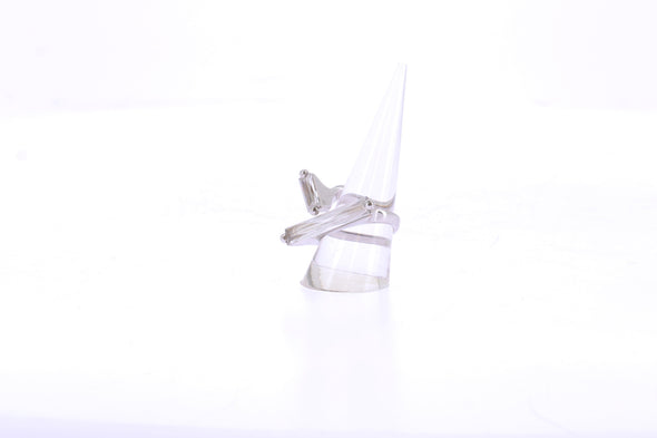 Bague argentée avec cristaux