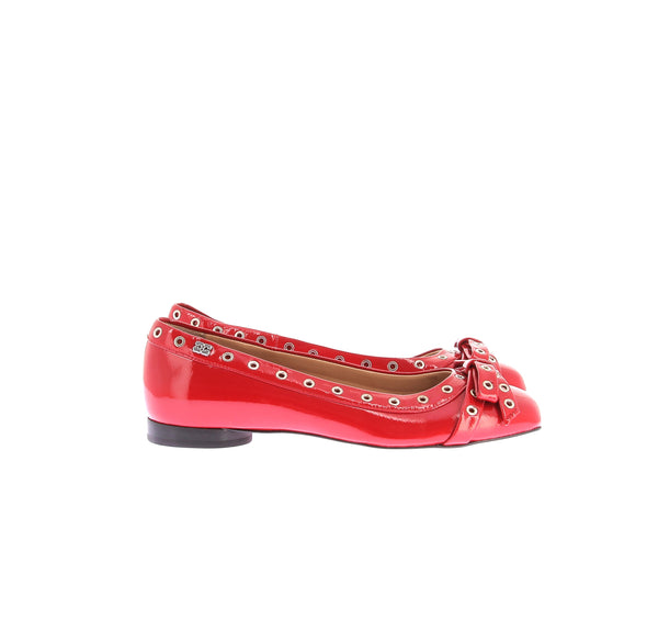 Ballerines rouges à oeillets
