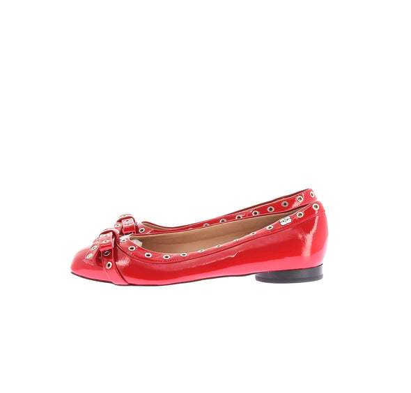 Ballerines rouges à oeillets