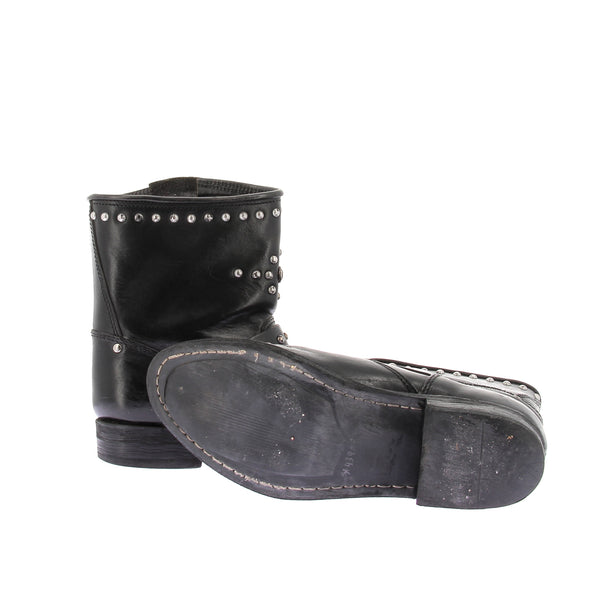 Boots noires cloutées