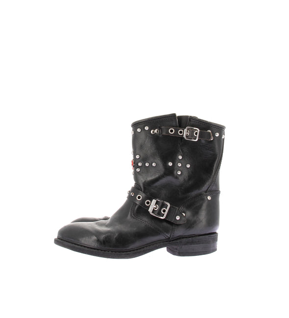 Boots noires cloutées