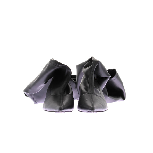 Bottes à talons noires "Hilda"