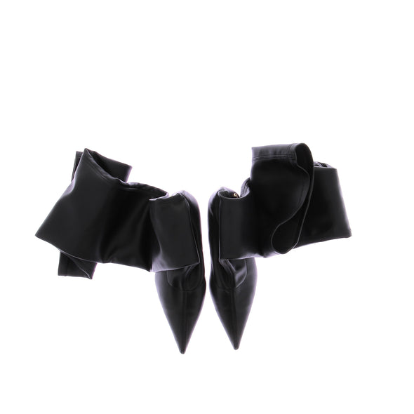 Bottes à talons noires "Hilda"