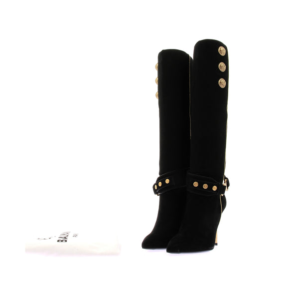 Bottes hautes en daim et ornements dorés