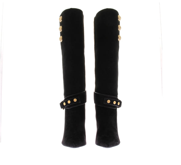 Bottes hautes en daim et ornements dorés