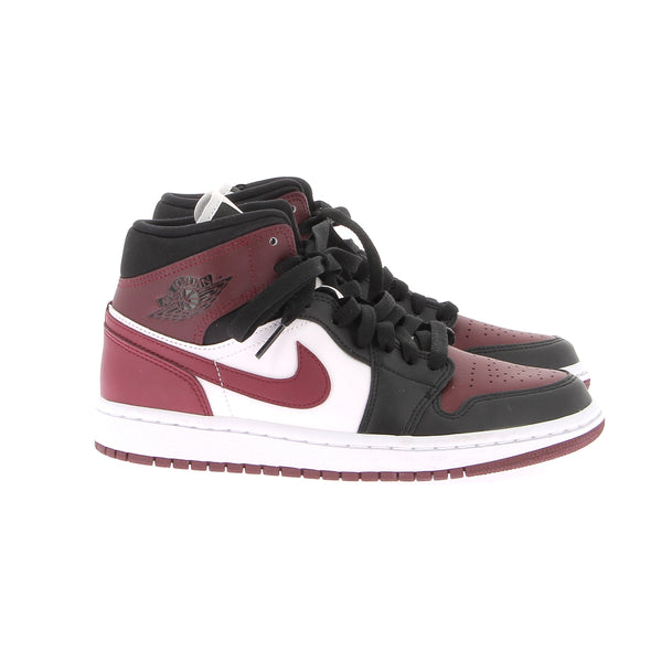 Baskets "Air Jordan 1 Mid Beetroot"