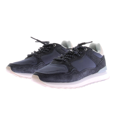 Baskets en daim