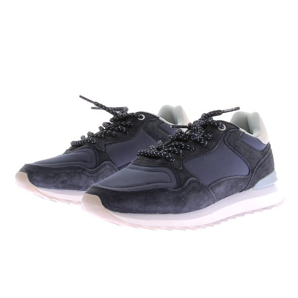 Baskets en daim