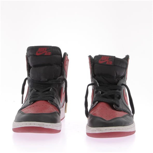 Baskets "Air Jordan 1 Retro High OG 'Banned' 2016"