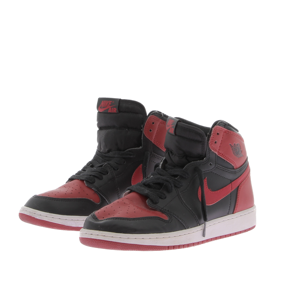 Baskets "Air Jordan 1 Retro High OG 'Banned' 2016"