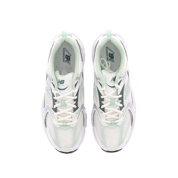 Baskets blanches et vertes "530"