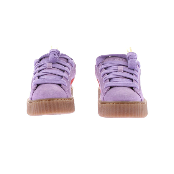 Baskets violettes