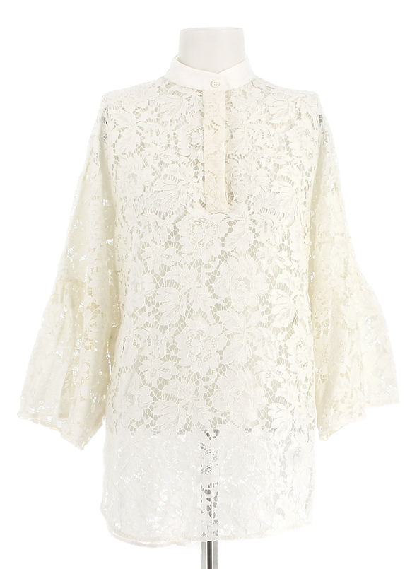 Blouse blanche en dentelle