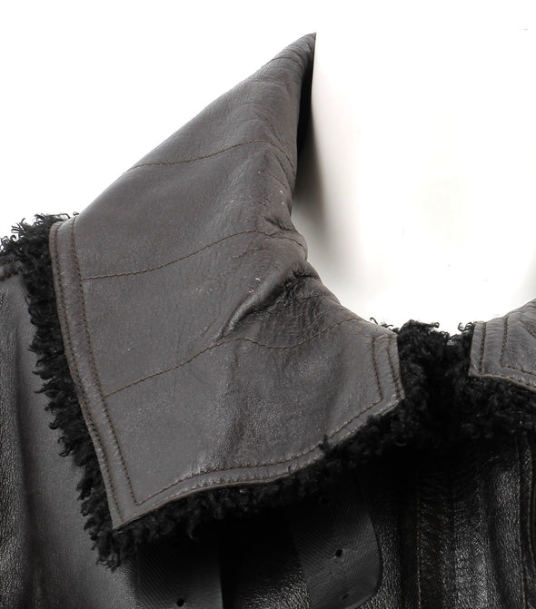 Blouson court en cuir marron