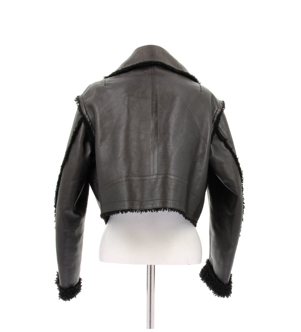 Blouson court en cuir marron