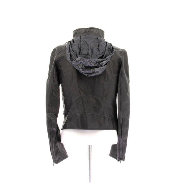Blouson pliable en cuir à capuche