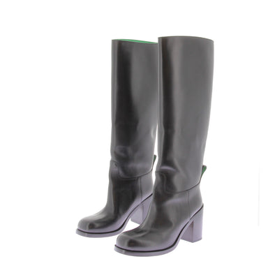 Bottes à talons en cuir