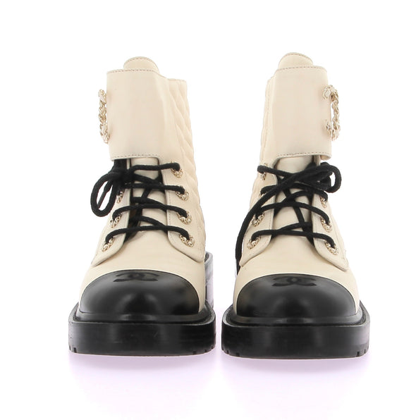 Bottines blanches Chanel