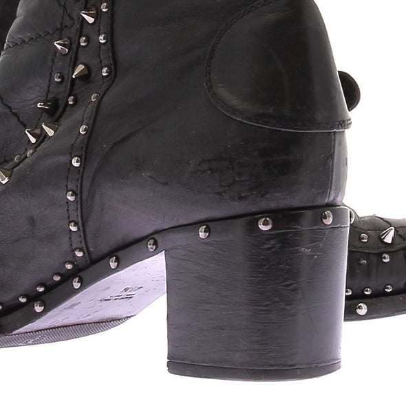 Bottines cloutées