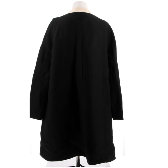 Cape noire en mélange de laine et de soie