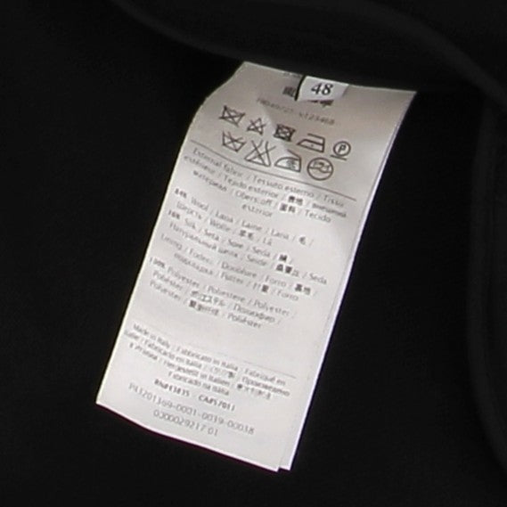 Cape noire en mélange de laine et de soie