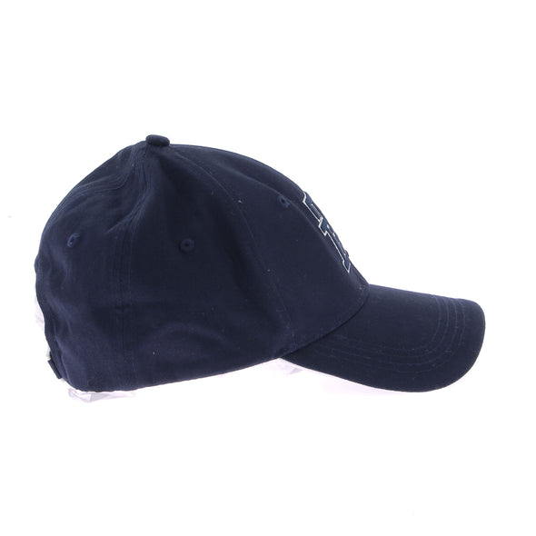 Casquette bleu marine à logo