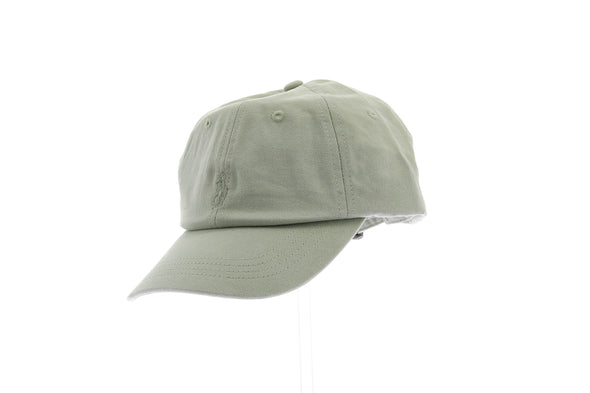 Casquette verte en tissu