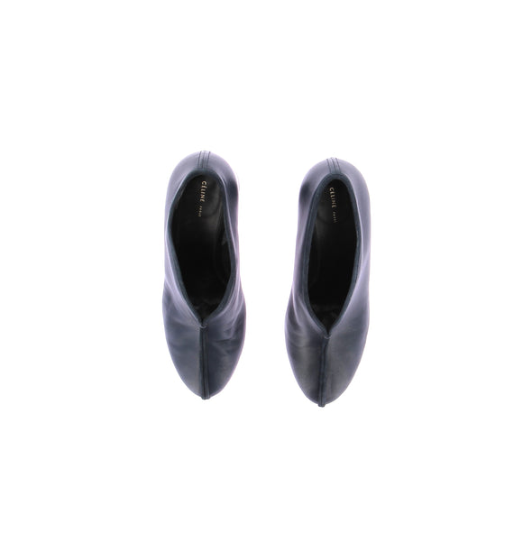 Escarpins en cuir "V-Neck"