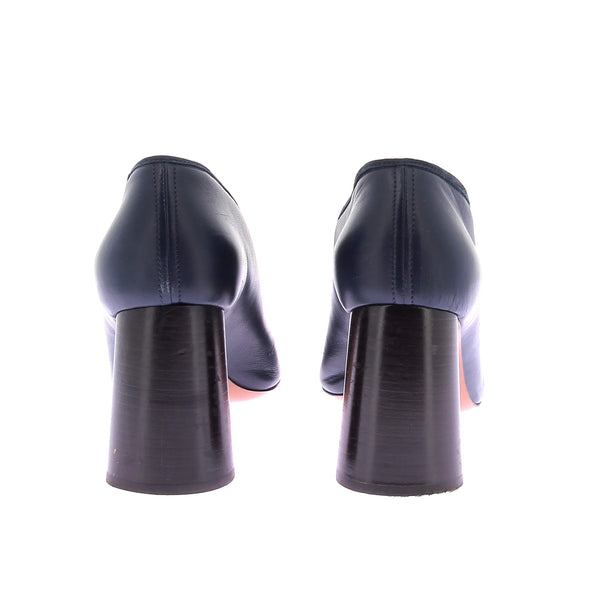 Escarpins en cuir "V-Neck"