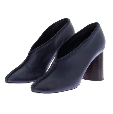Escarpins en cuir "V-Neck"