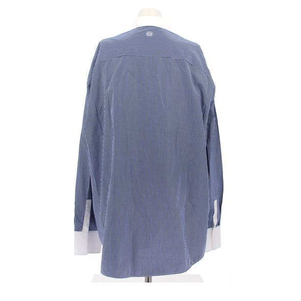Chemise à rayures bleues et blanches