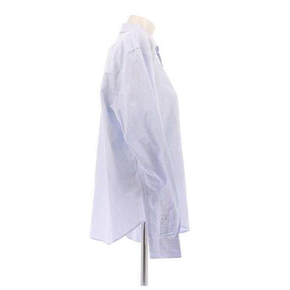 Chemise bleue à rayures blanches