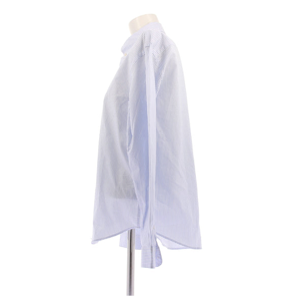 Chemise bleue à rayures blanches