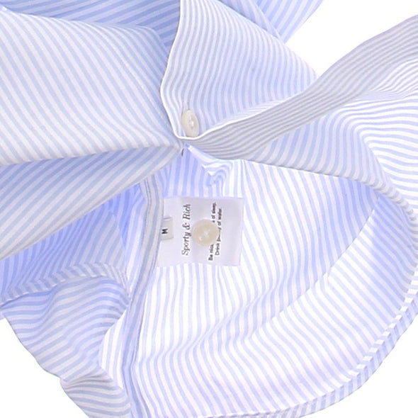 Chemise bleue à rayures blanches