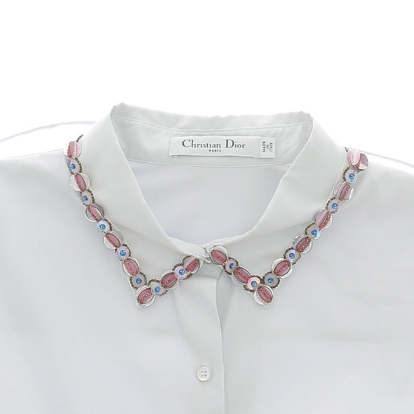 Chemisier gris clair à col brodé