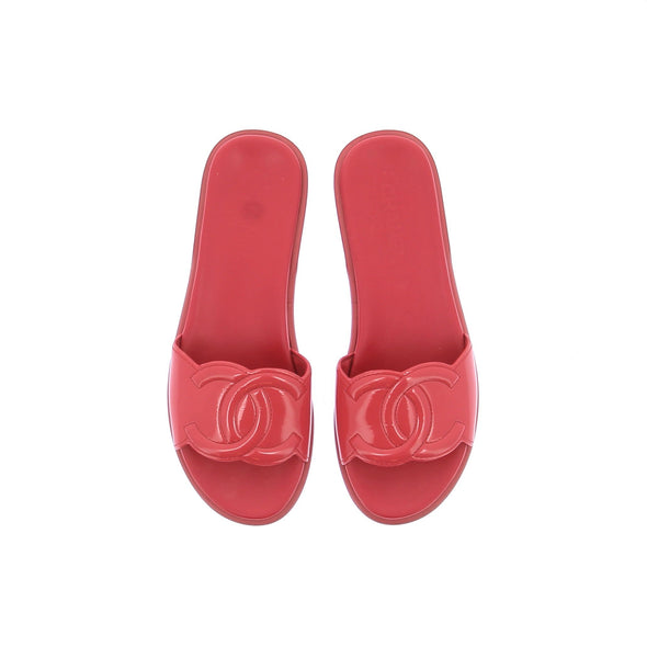 Sandales en cuir vernis