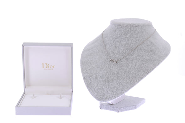 Collier pendentif en or blanc