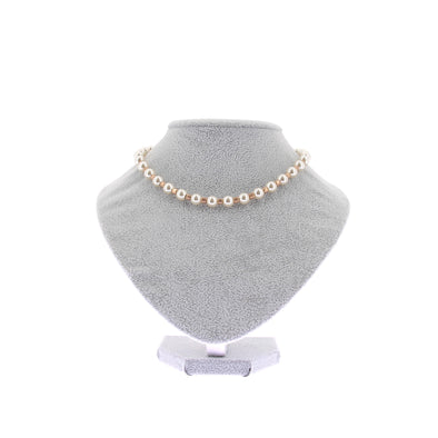 Colliers en perles blanches