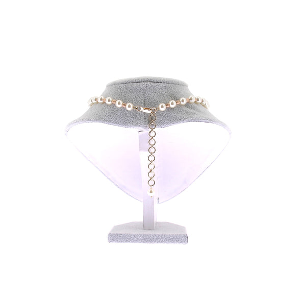 Colliers en perles blanches