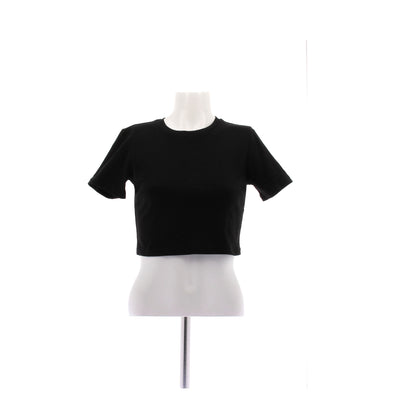 Crop top noir à manches courtes