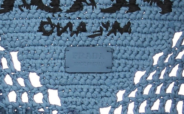 Sac cabas en raphia bleu à logo brodé
