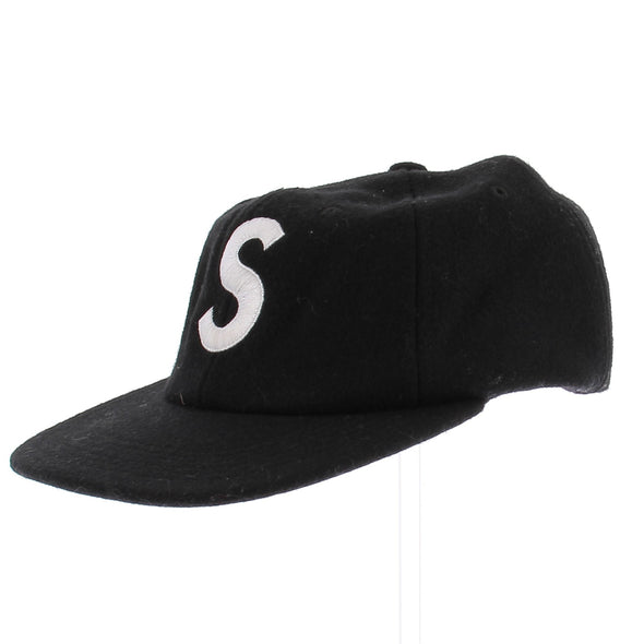 Casquette noire