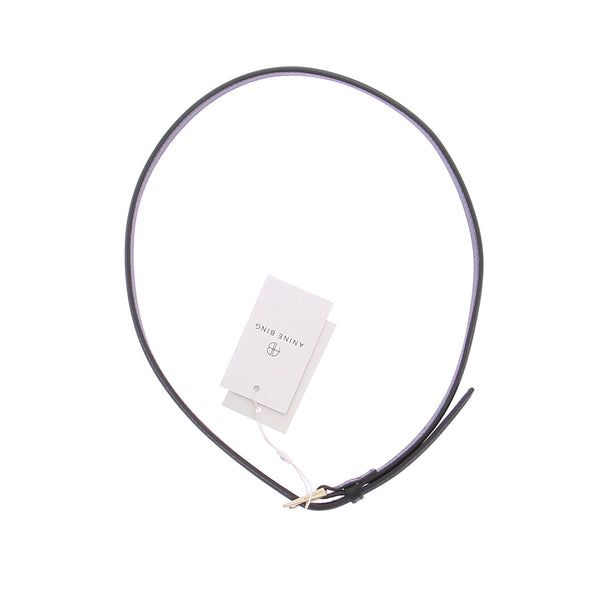 Ceinture noire à boucle dorée