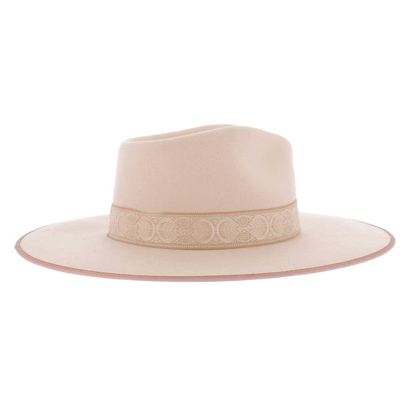 Chapeau beige en laine