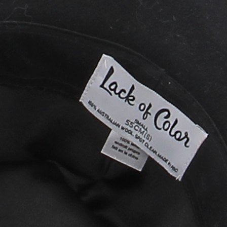 Chapeau noir en laine